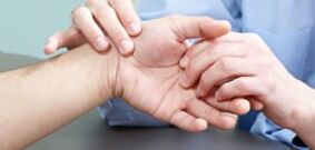Diagnosis of pain in the joints of the fingers