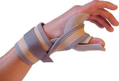 Fixation of the thumb of the hand for injury