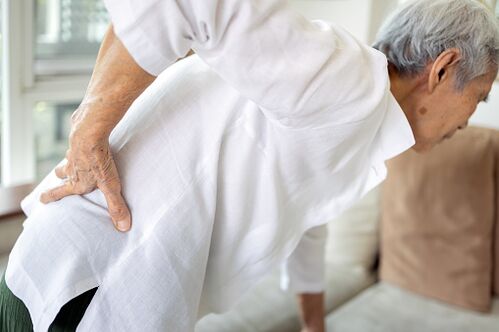 symptoms of hip arthrosis in men